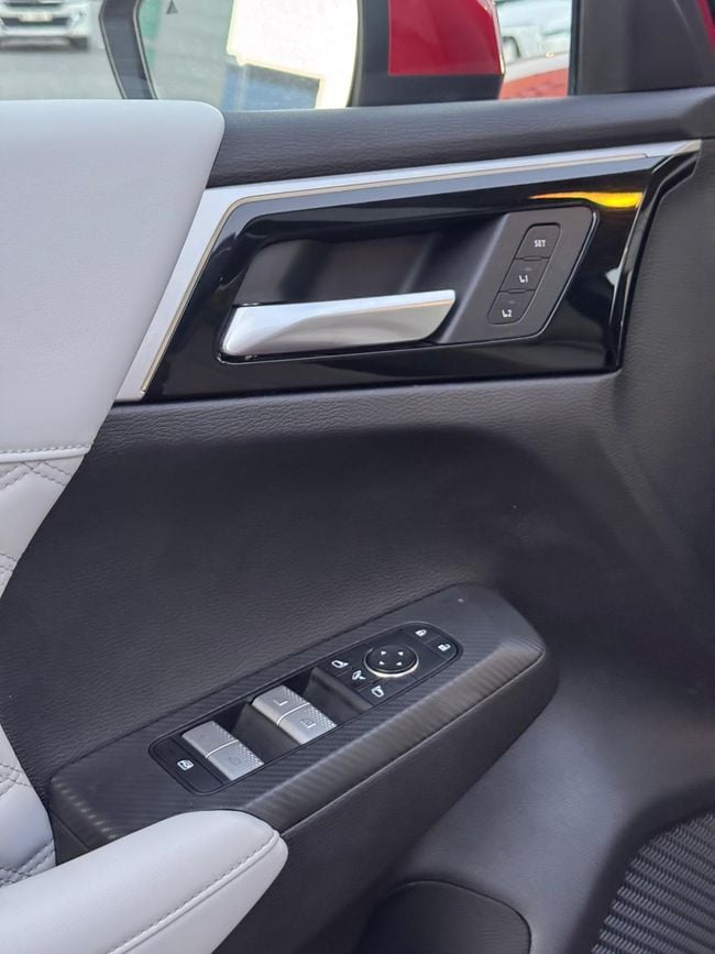 Mitsubishi Outlander PREMIUM LAUNCH EDITION, миниатюра 24