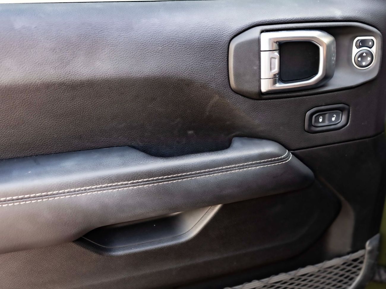 Jeep Wrangler Sahara 3.6L A/T (5 Seater)