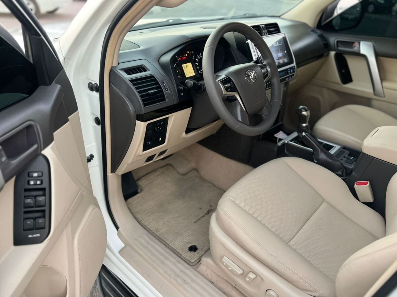 تويوتا برادو TX-L 2019 4.0L V6 - AWD 4x4 - Electric Seat - Rear CAM & Sensors - Cool Box -