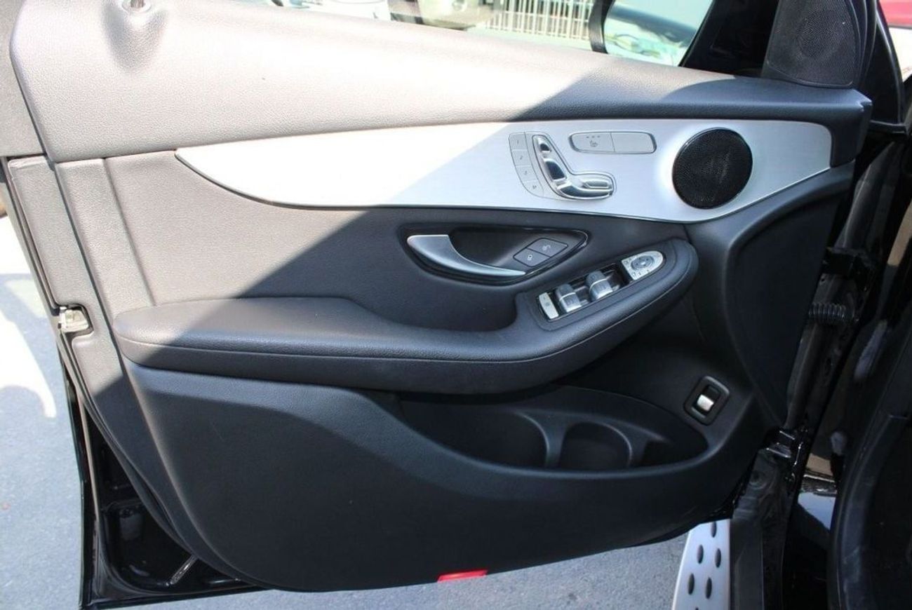 Mercedes-Benz GLC 300 Coupe 2.0L