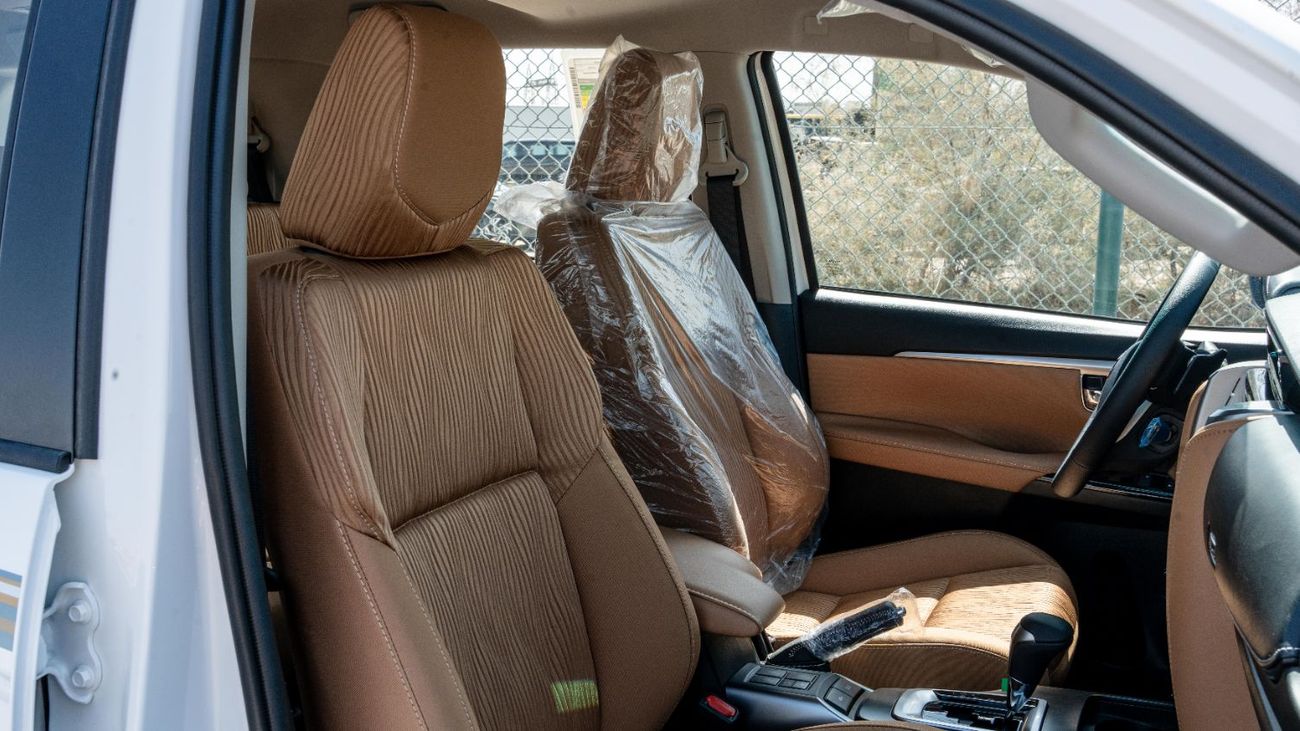 تويوتا فورتونر 2025 Toyota Fortuner 4.0L AT Petrol (White-Tan) (Qatar Spec)