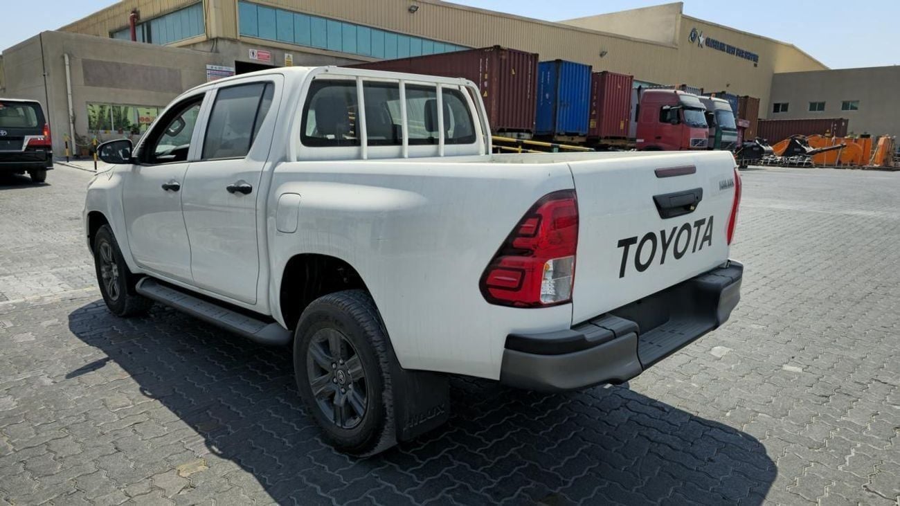 تويوتا هيلوكس Toyota Hilux Double Cabin 2.7L Petrol Auto Wide Body