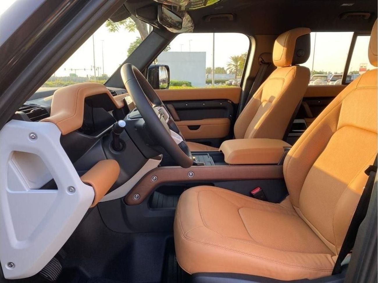 Land Rover Defender 110 HSE P400 3.0L GCC SPEC BRAND NEW UNDER WARRANTY AND SERVICE CONTRACT