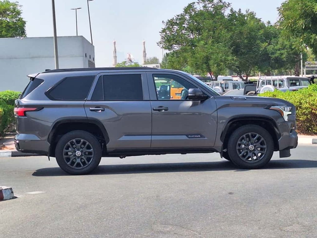 Toyota Sequoia 2024 TOYOTA SEQUOIA PLATINIUM 4WD HYBRID