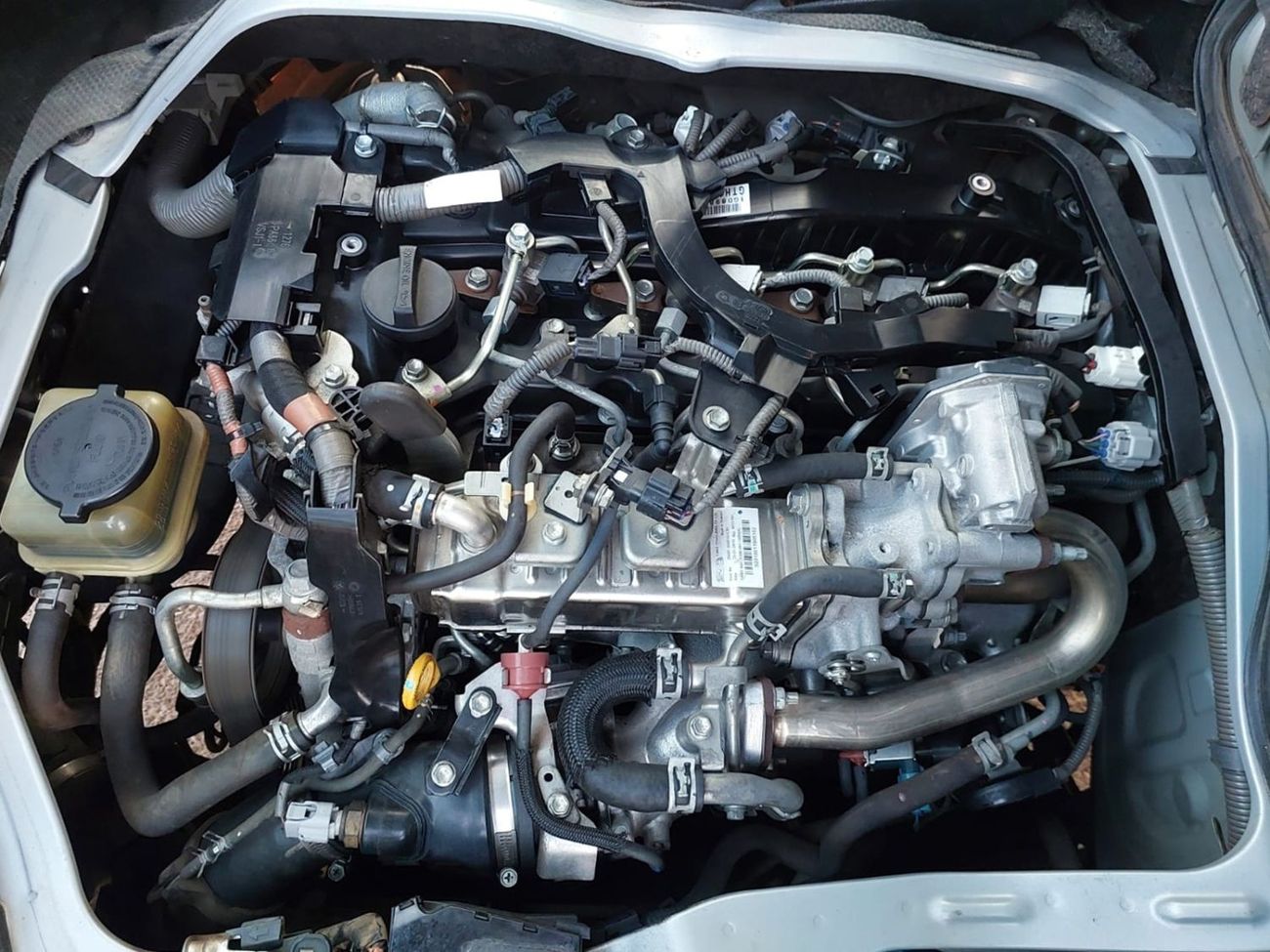 تويوتا هاياس TOYOTA HIACE VAN RHD 2018 MODEL 2.8 L DIESEL AUTOMATIC(PM05971)