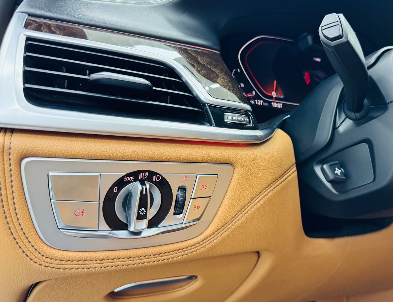 BMW 730Li Luxury M Sport Package 2.0L