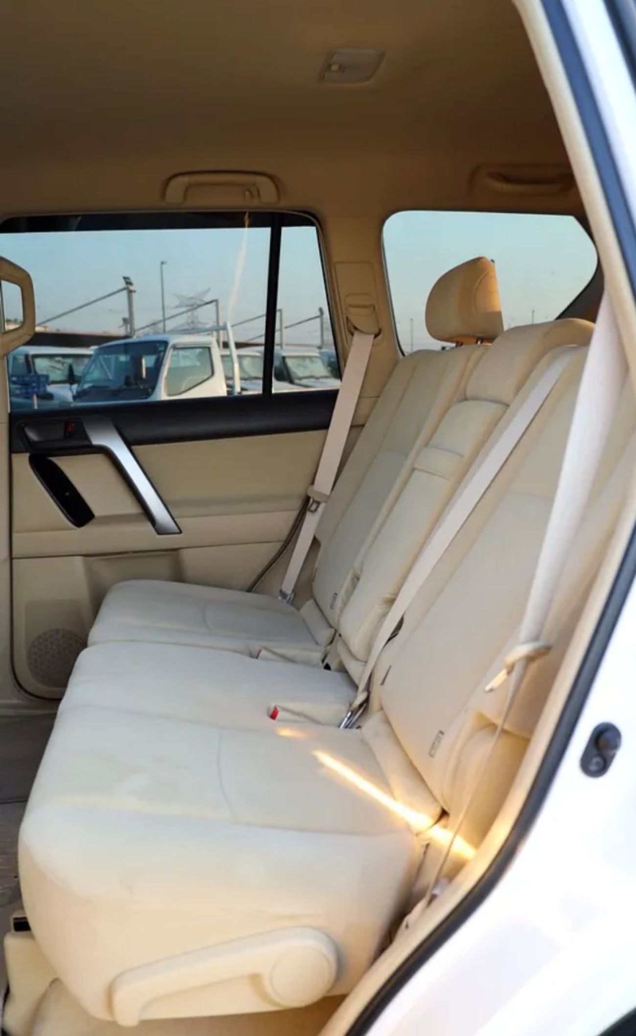 Toyota Prado Toyota prado 2015 Model TX 2.7 v4 petrol engine Colour White Transmission Automatic Interior.Begie 7