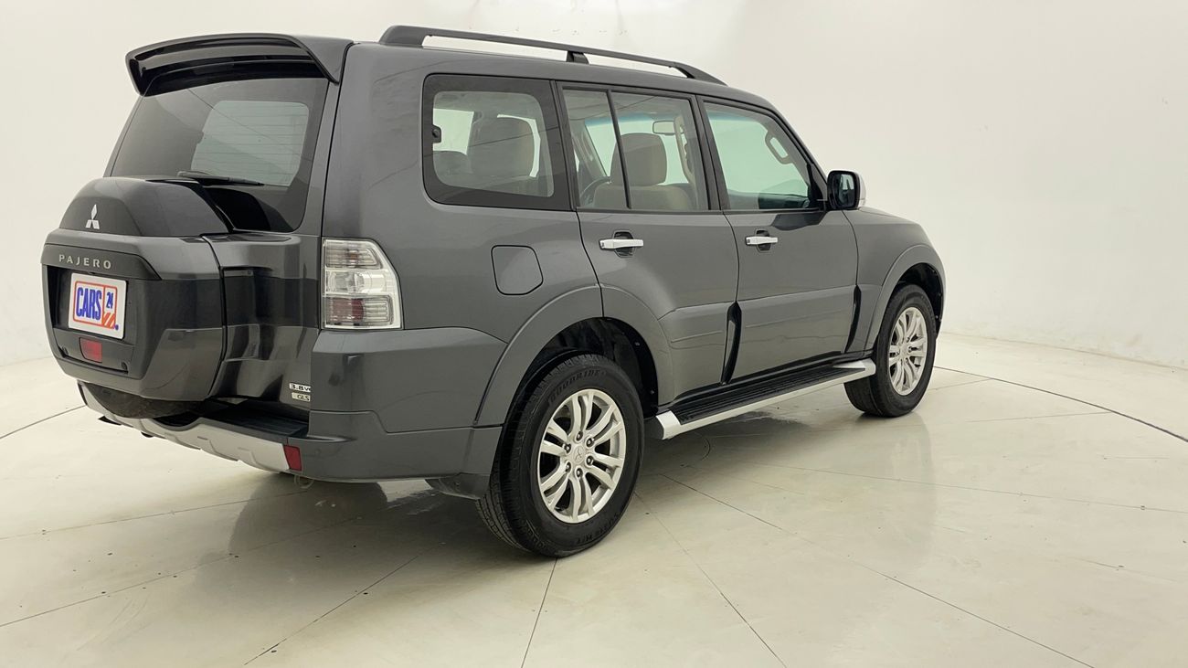 ميتسوبيشي باجيرو GLS HIGHLINE 3.8 | بدون دفعة مقدمة | اختبار القيادة في المنزل