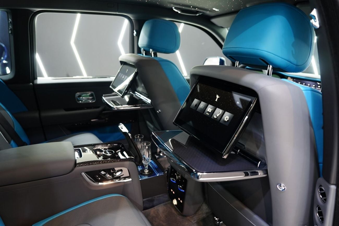 رولز رويس كولينان 2026 Cullinan Black Badge,BRAND NEW,Executive Seat w/ Entertainment,Bespoke Audio,Dealer Warr + Serv