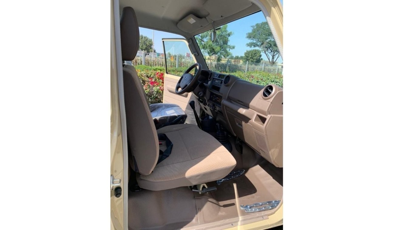 Toyota Land Cruiser single cabin // v6 // diesel // model 2022