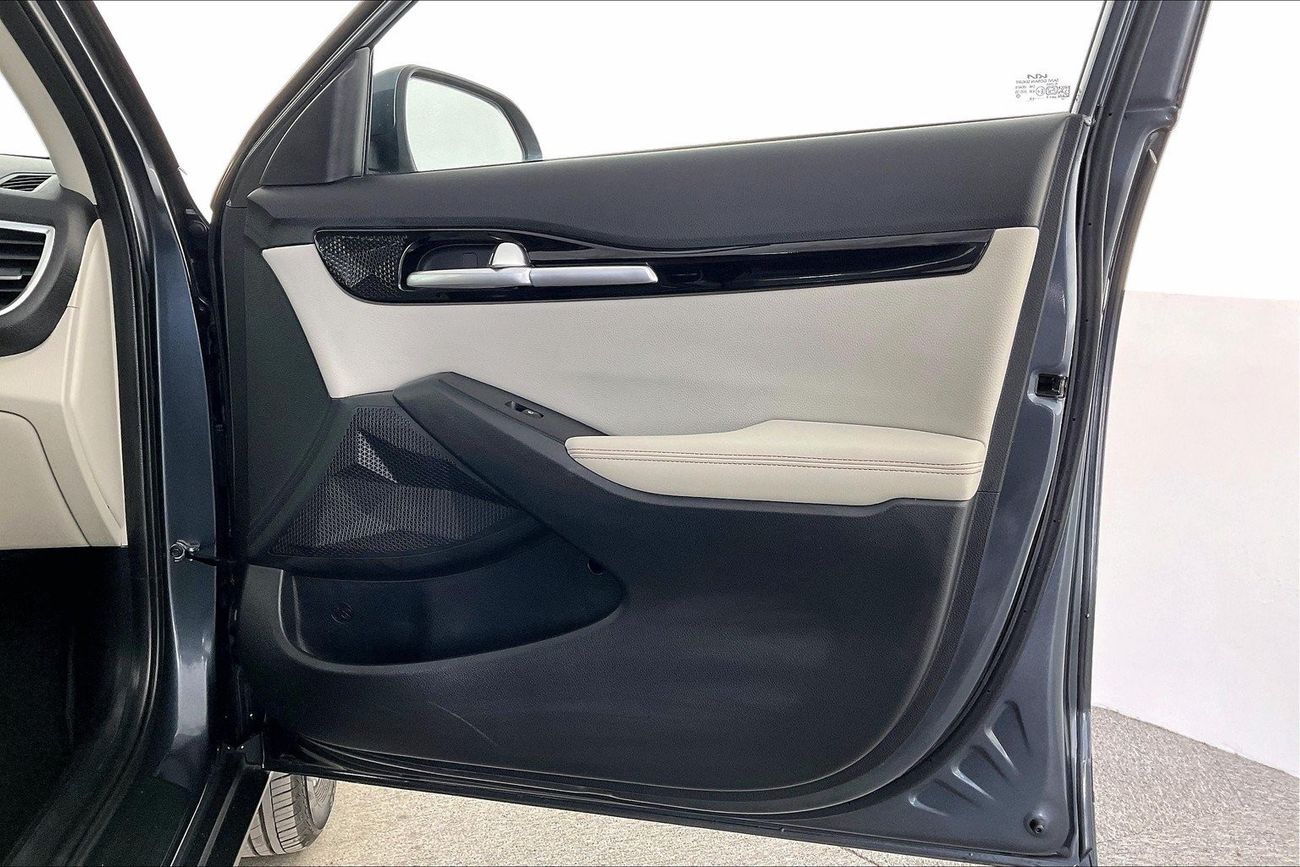 ميتسوبيشي باجيرو GLS Lowline | شامل الضمان | 0 ﺪﻔﻋﺓ ﺃﻮﻟﻯ