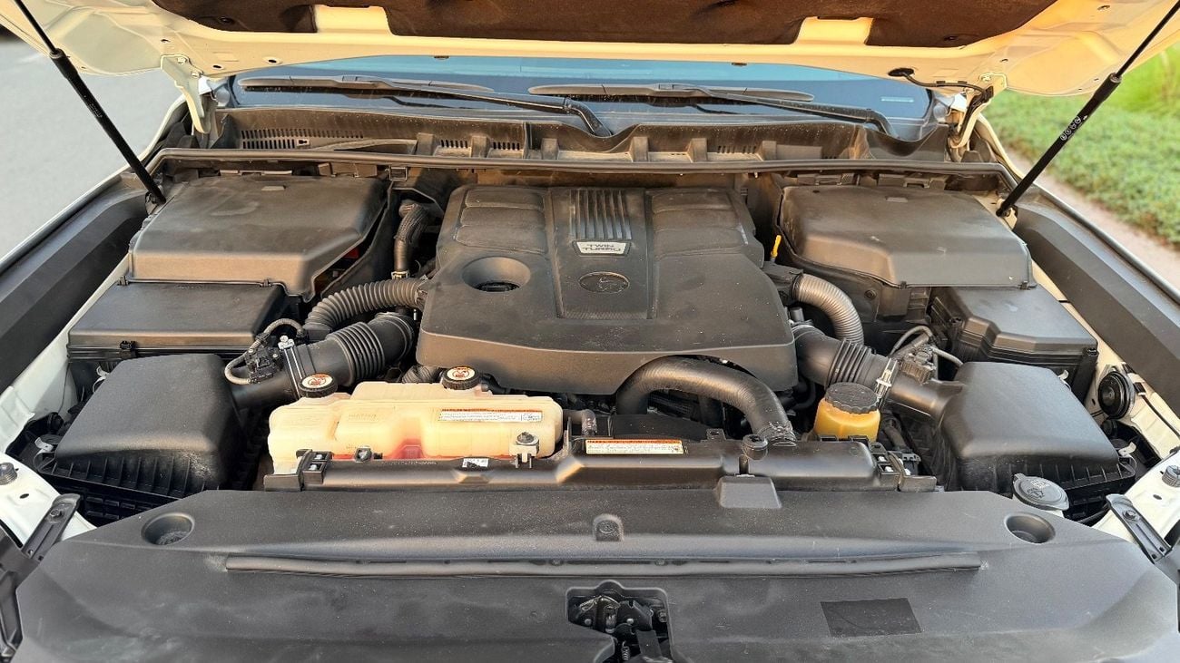 تويوتا لاند كروزر 2023 Model GXR Twin Turbo 3.5L Engine Full Option Very Perfect Condition
