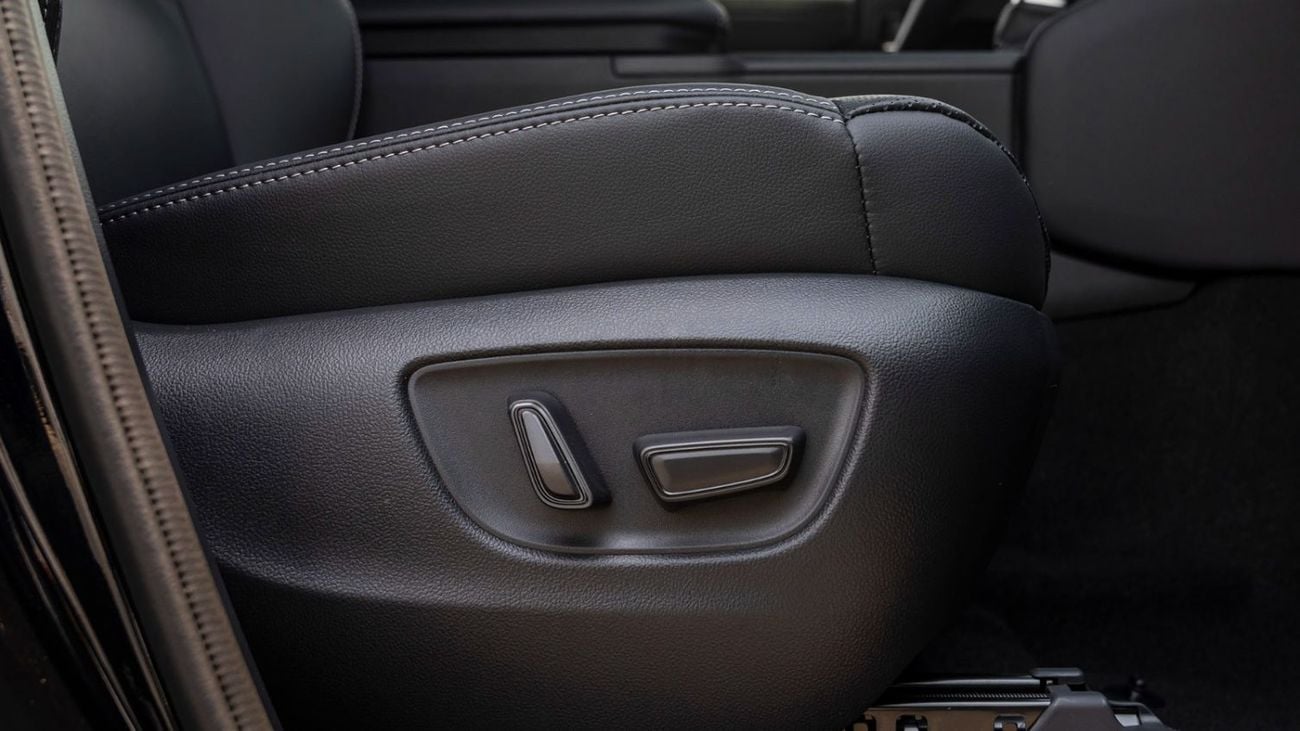 تويوتا برادو Toyota Prado Premium 2.4L petrol MY 2025