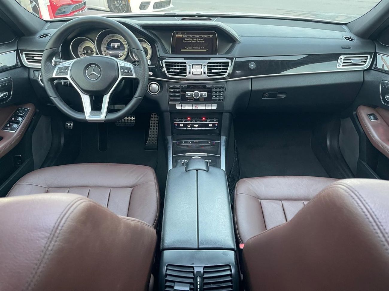 Mercedes-Benz E300 Avantgarde Mercedes E300 2015 KIT 63 _GCC_2015_Excellent Condition _Full option