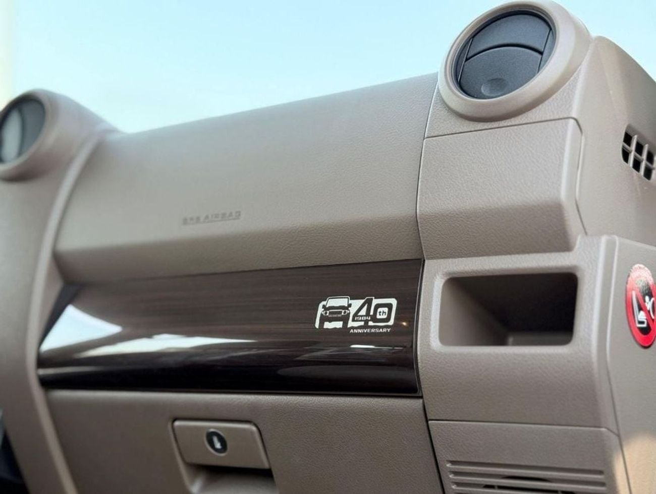 تويوتا لاند كروزر EXPORT ONLY - LC 76 basic automatic 4.0