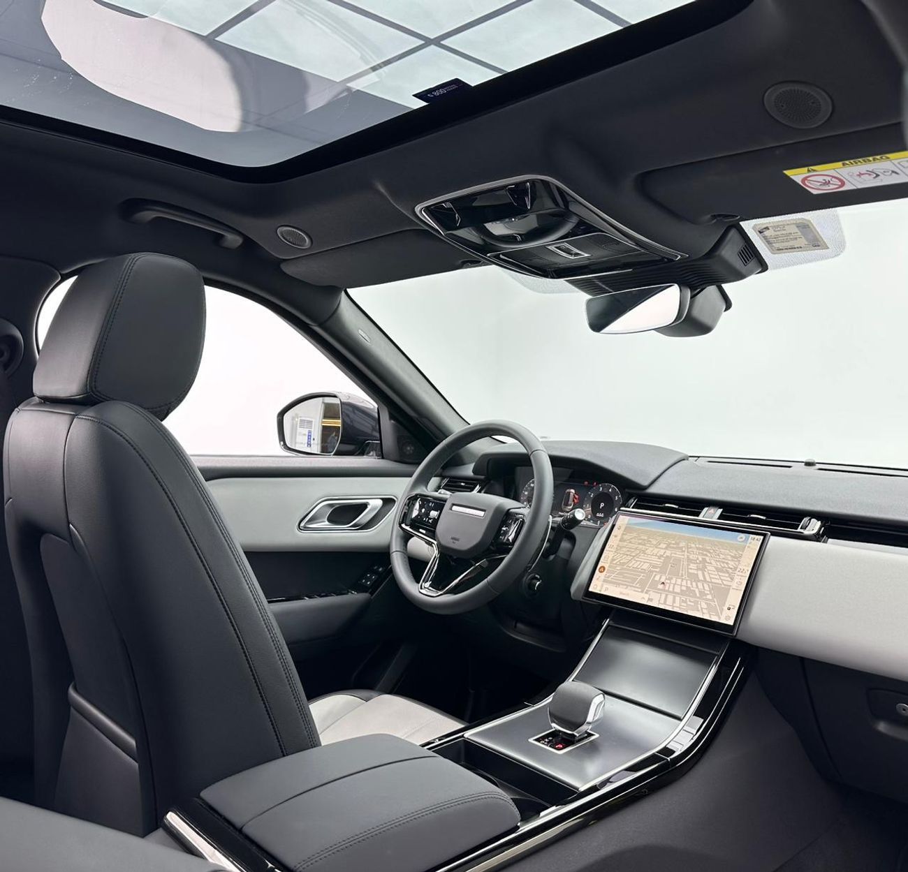 لاند روفر رينج روفر فيلار 2024 Range Rover Velar SE Dynamic P250, Oct/2029 Range Rover Warranty, Range Rover Full Service Hist