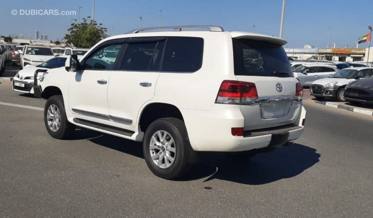 تويوتا لاند كروزر TOYOTA LANDCRUISER SAHARA 2020 MODEL FULL OPTION RIGHT HAND DRIVE