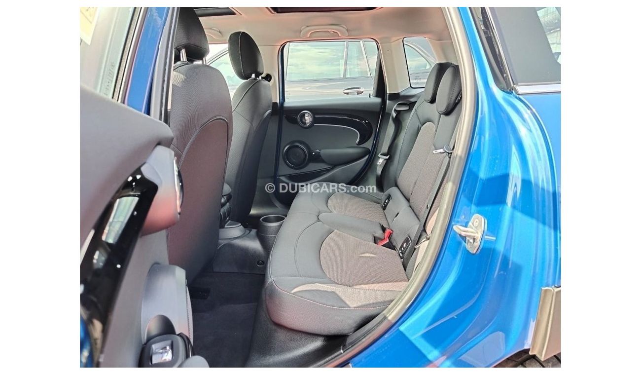 ميني كوبر Edition 5 Door  3 Years Warranty And  3 Years Service 2023 GCC