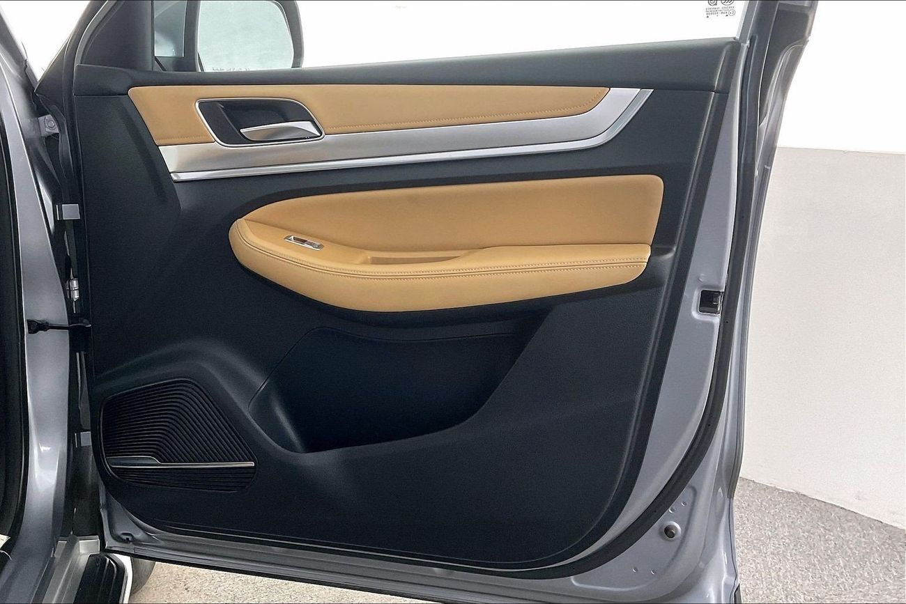 أم جي RX8 Standard | Carnival Sale • UP TO AED 20,000 OFF | شامل الضمان | 0 ﺪﻔﻋﺓ ﺃﻮﻟﻯ