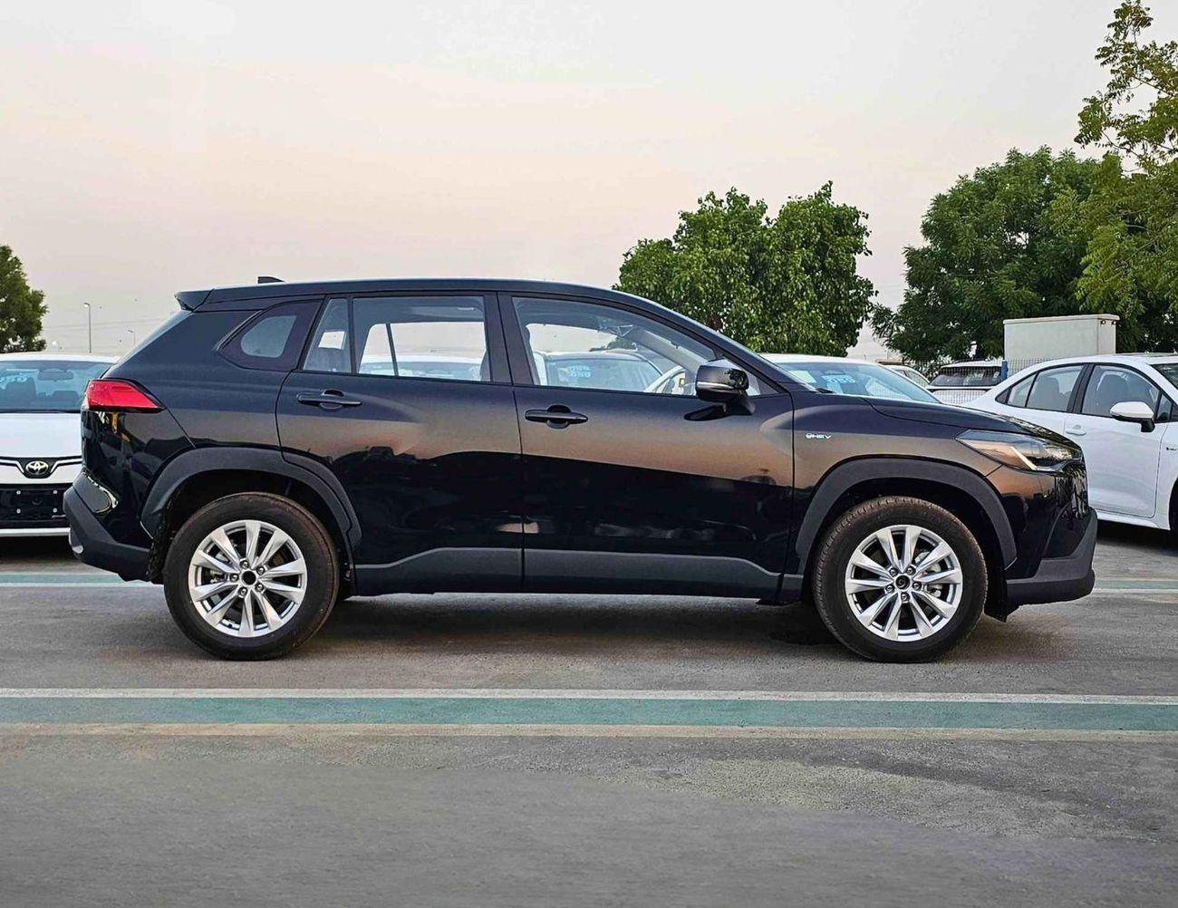 تويوتا كورولا كروس HYBRID ELITE HEV / 2.0L V4 / SUNROOF / (CODE # CRCHC)