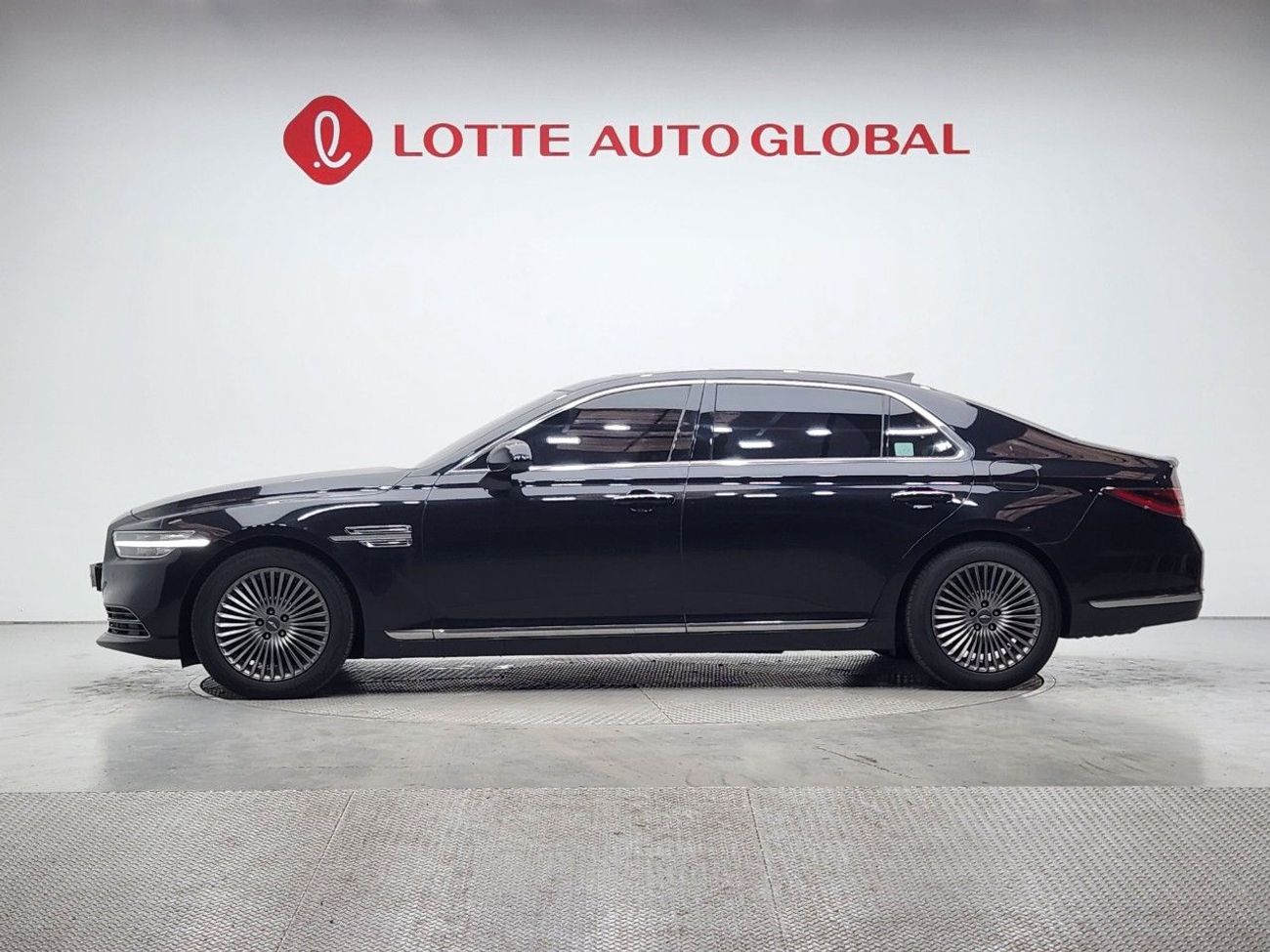 جينيسس G90 Platinum 3.8L RWD