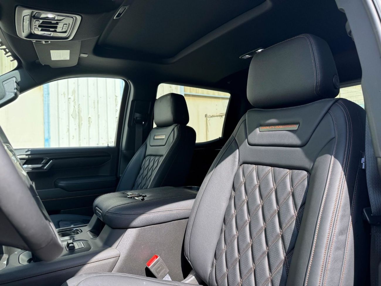 جي أم سي سييرا 6.2 V8 1500 AT4 harley davidson in LEFT HAND DRIVE