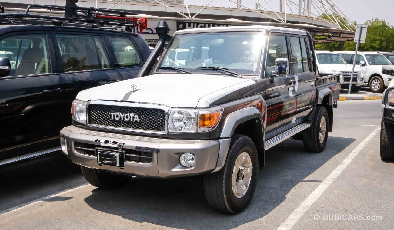 Toyota Land Cruiser Pick Up 79 Double Cab LX V6 4.0L Petrol 6 Seat 4WD MT