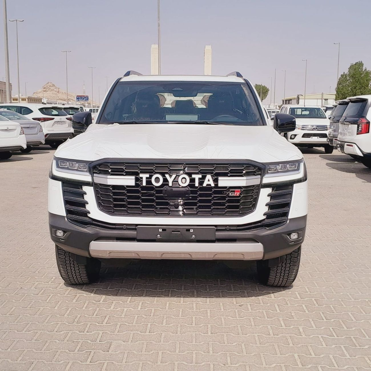 Toyota Land Cruiser Toyota LC300 GR-Sport 3.5TT, Four Wheel Drive, 7-seater 2025MY