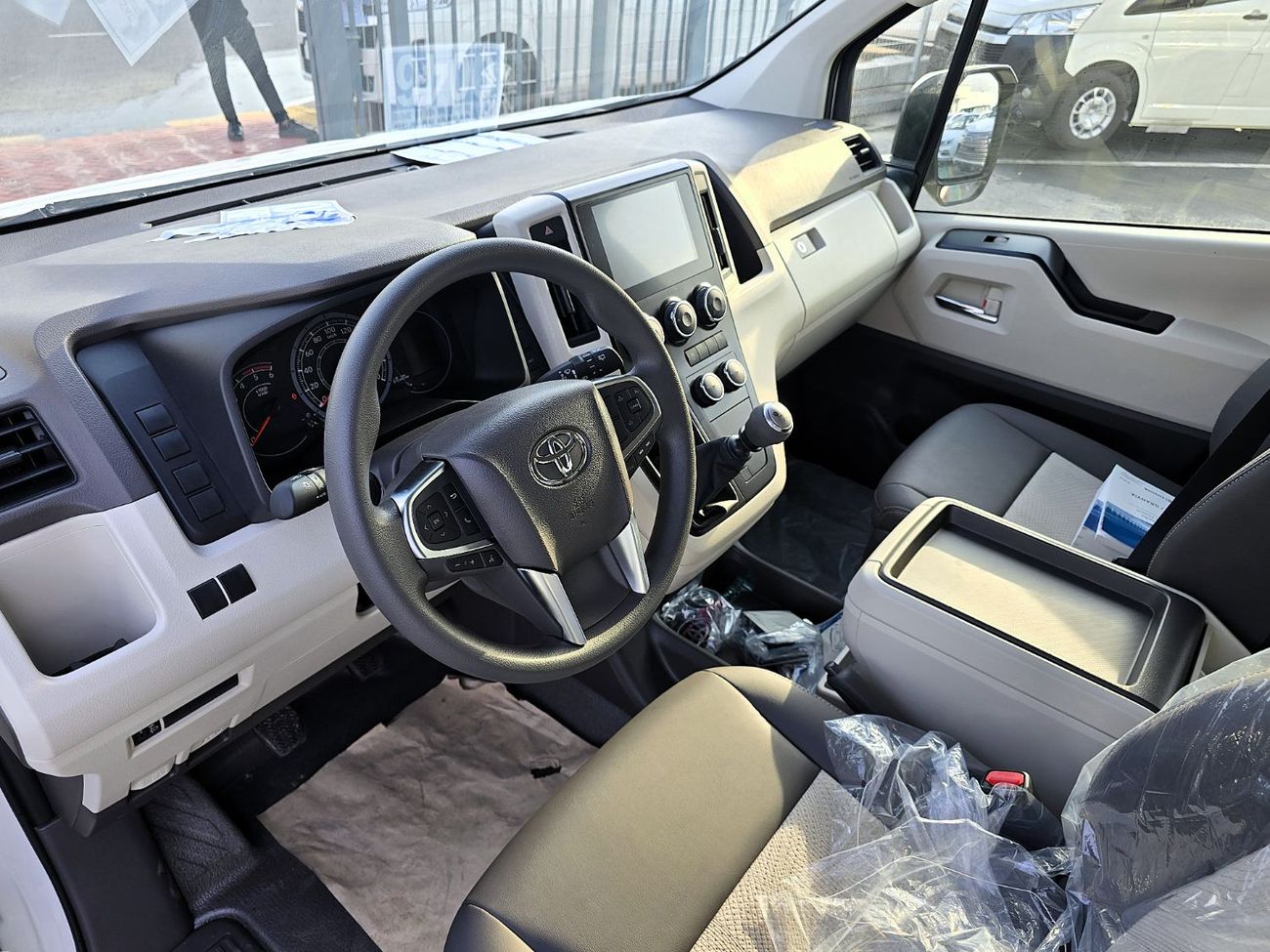 تويوتا هاياس Commuter GL  2.8L M/T Diesel 2026 Model