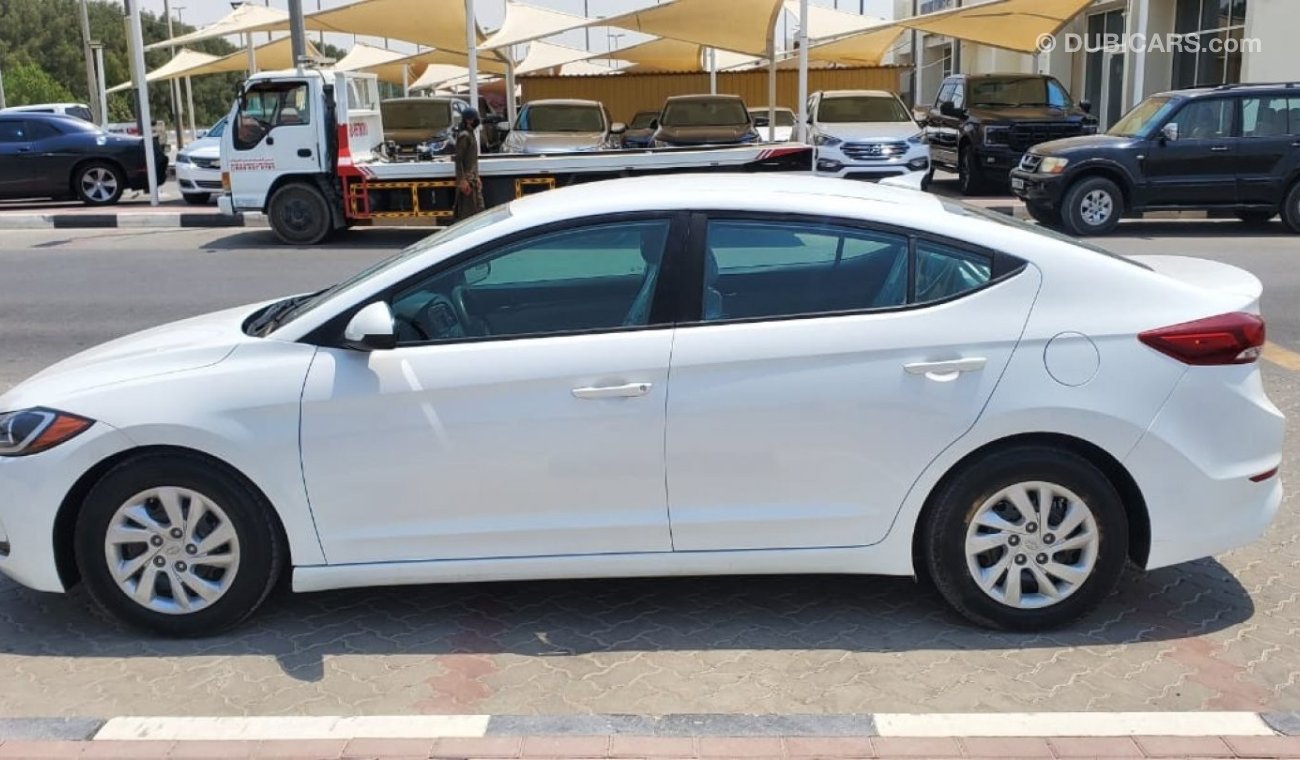 Hyundai Elantra SE - Very Clean Car