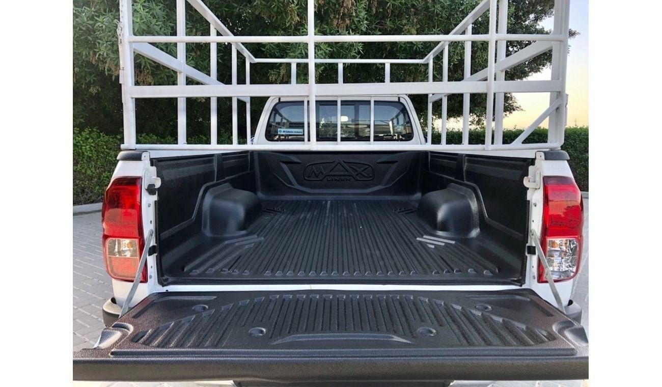 Toyota Hilux SR 2.7L