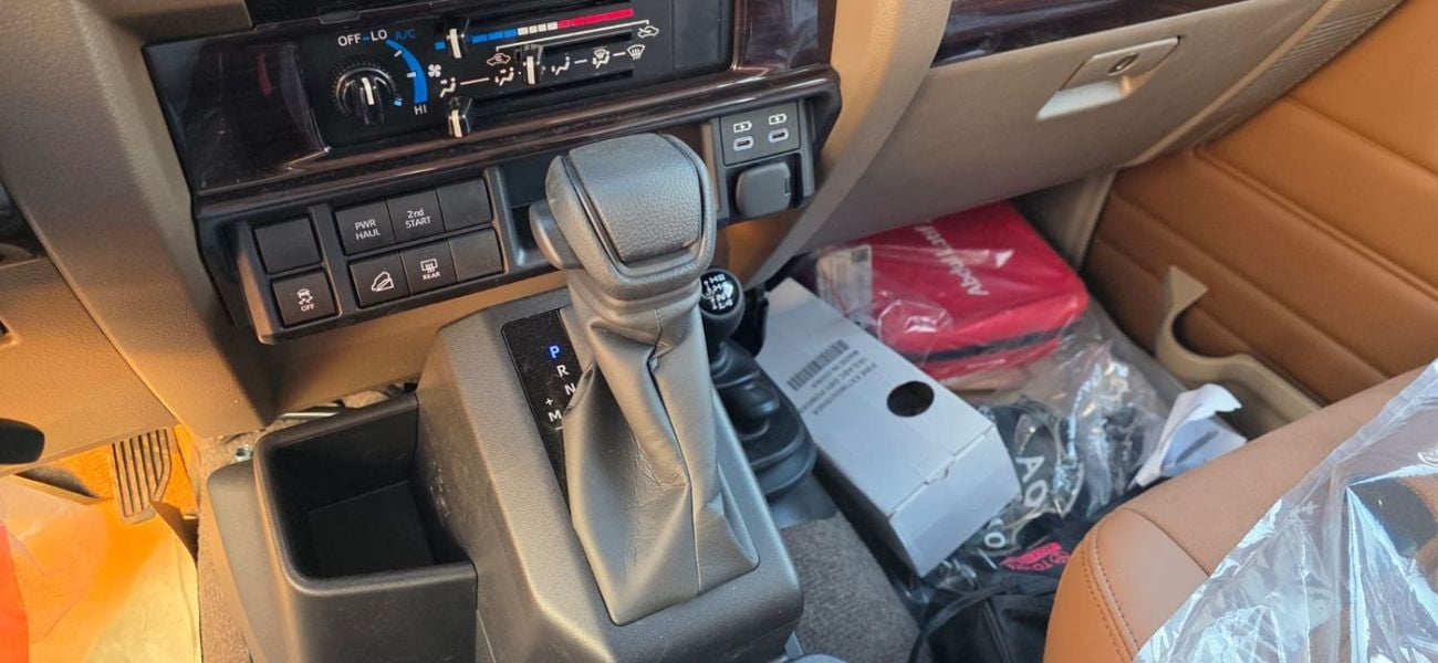 تويوتا لاند كروزر 70 PETROL FULL OPTION