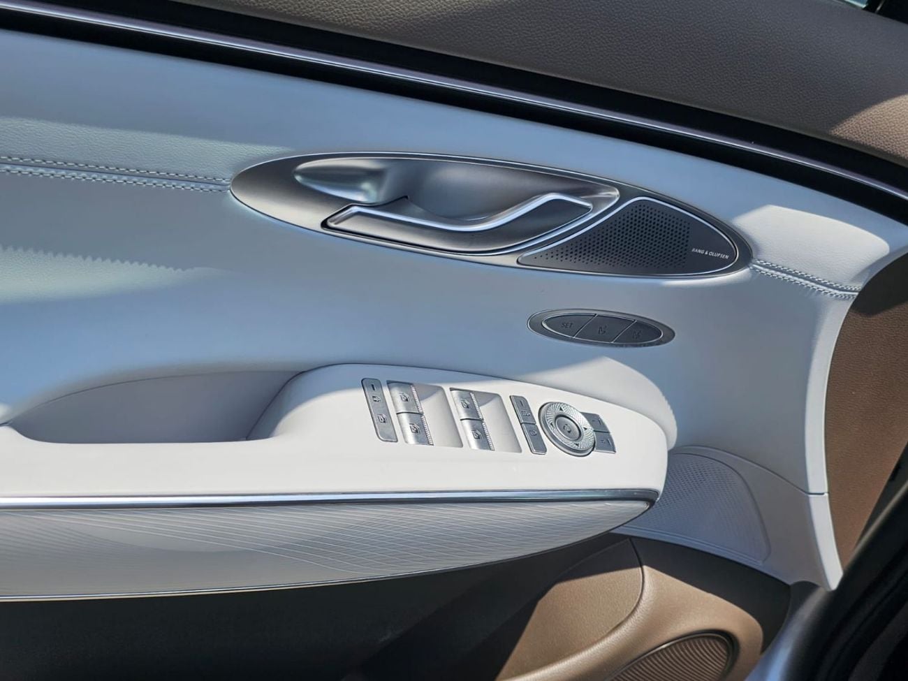 Genesis GV70 PREMIUM