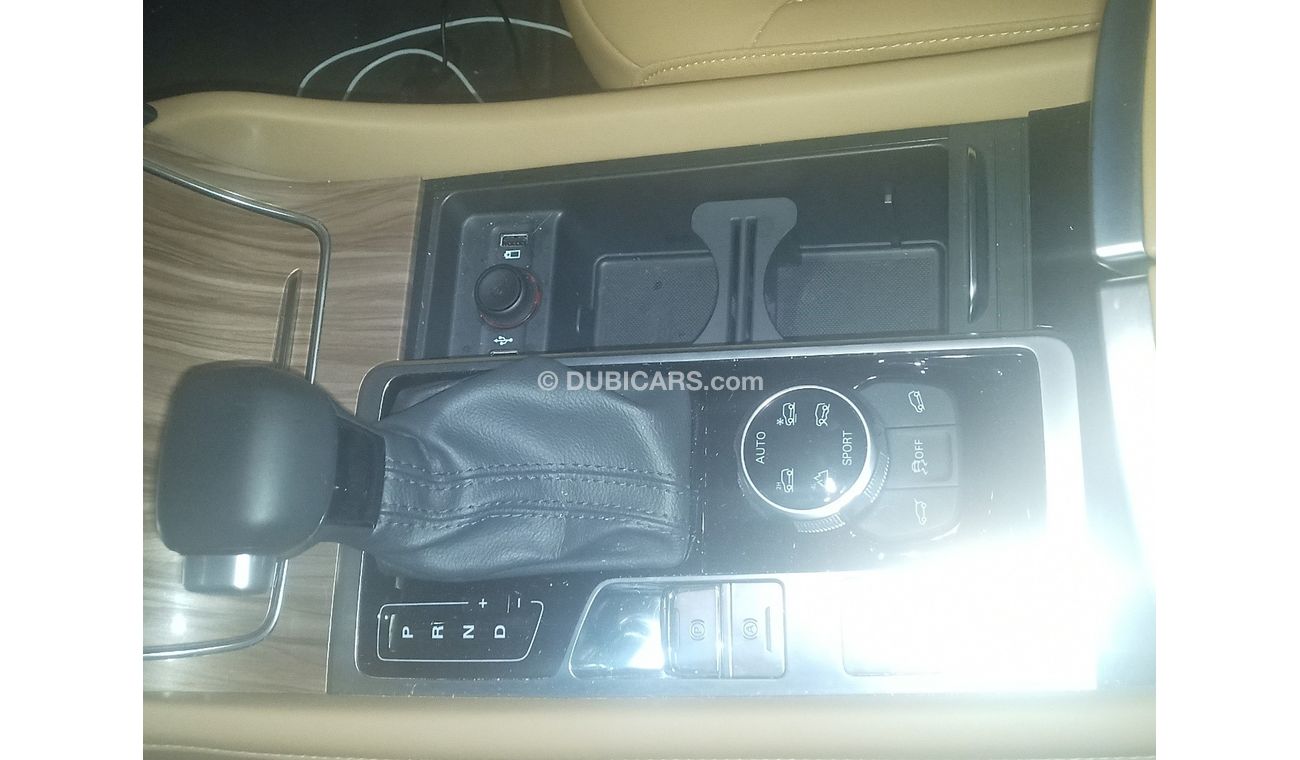 أم جي RX8 LUX (Top of Range)