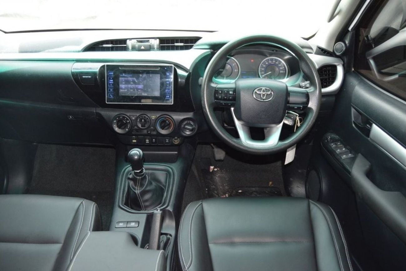 تويوتا هيلوكس SR5 Diesel Right Hand Drive Full option Clean Car