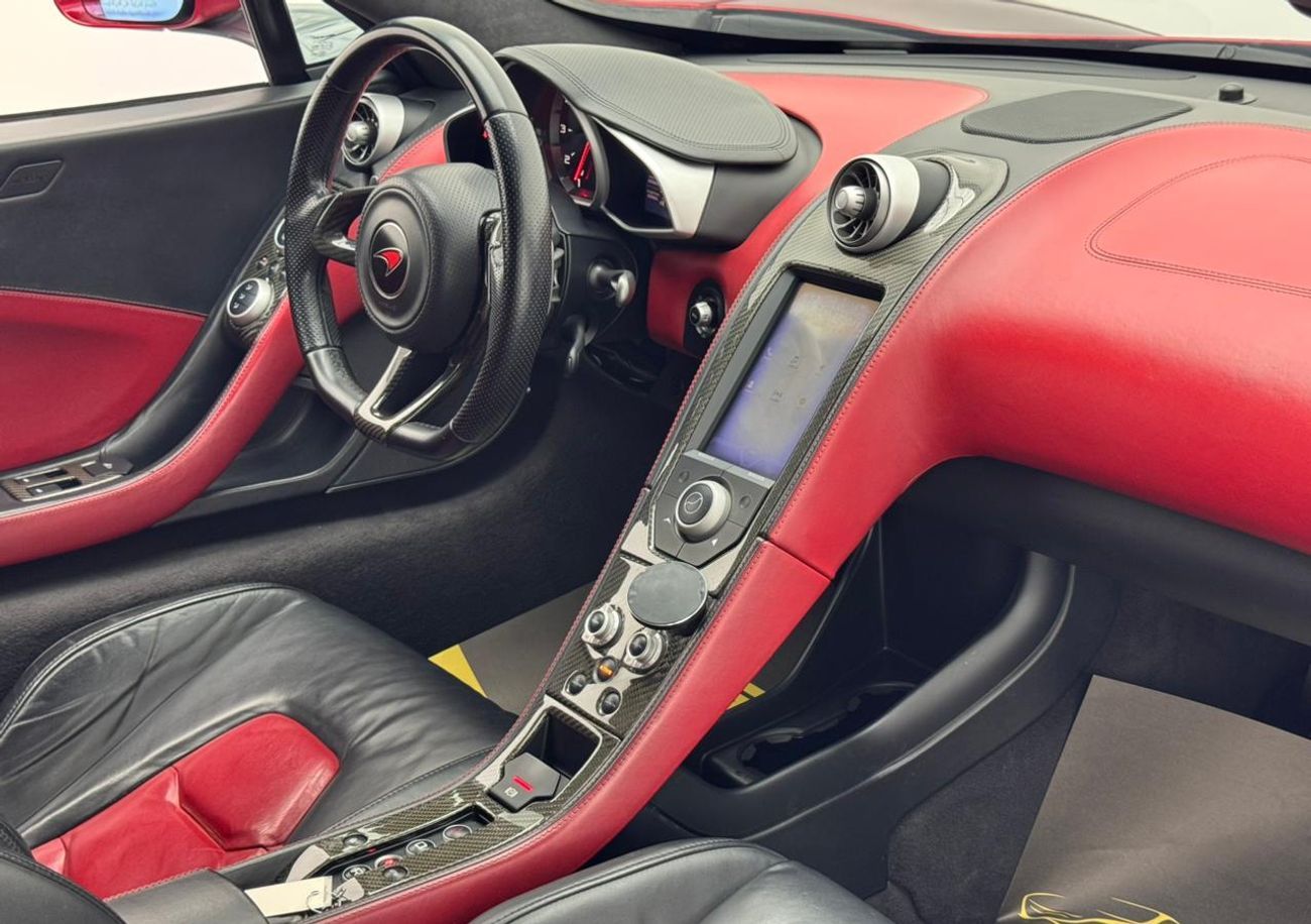 McLaren MP4 12C 2012 McLaren MP4-12C, McLaren Service History, Excellent Condition, GCC