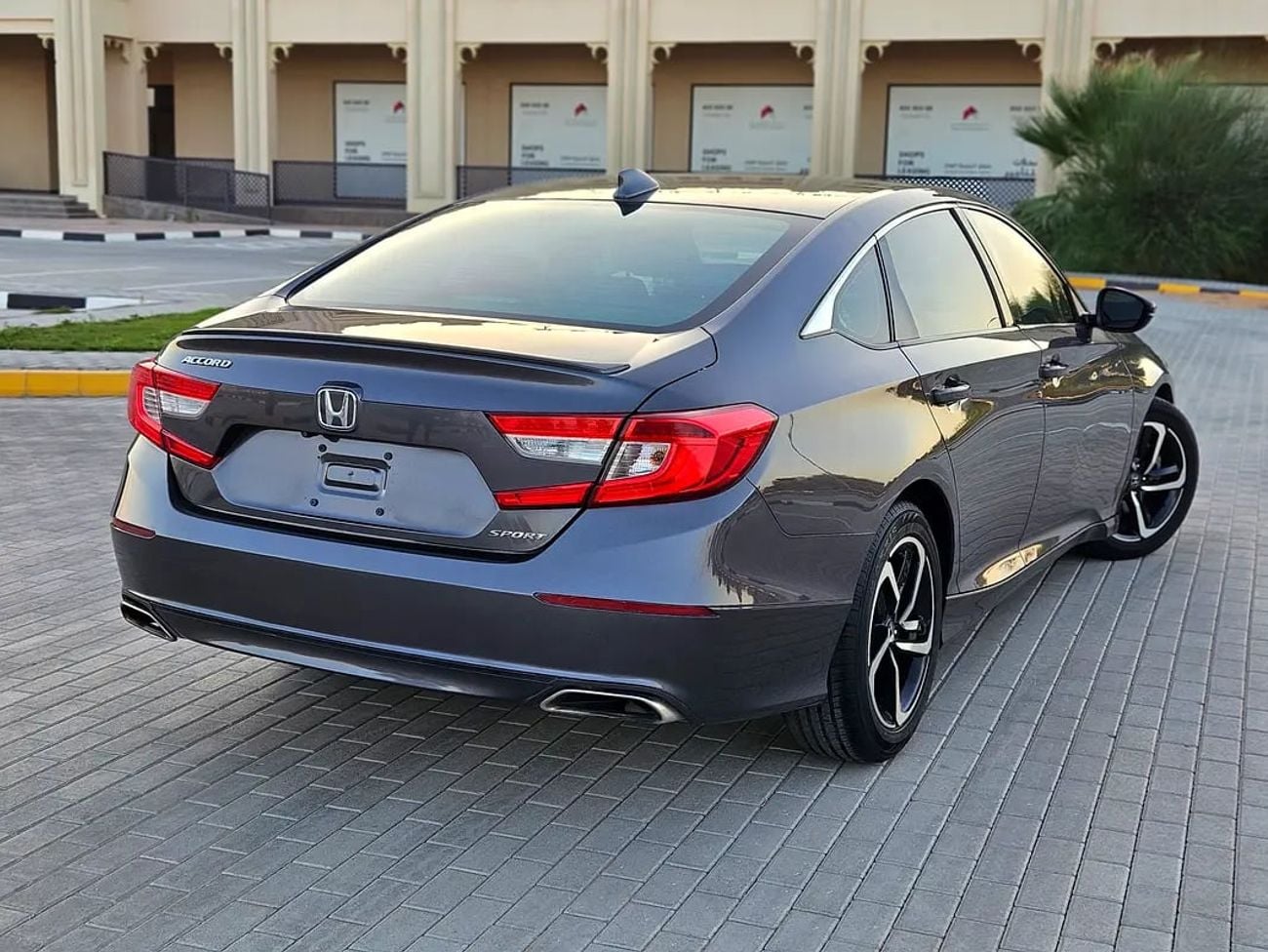 هوندا أكورد Sport US Specs - Low Mileage Pristine Condition Perfect Family Sedan