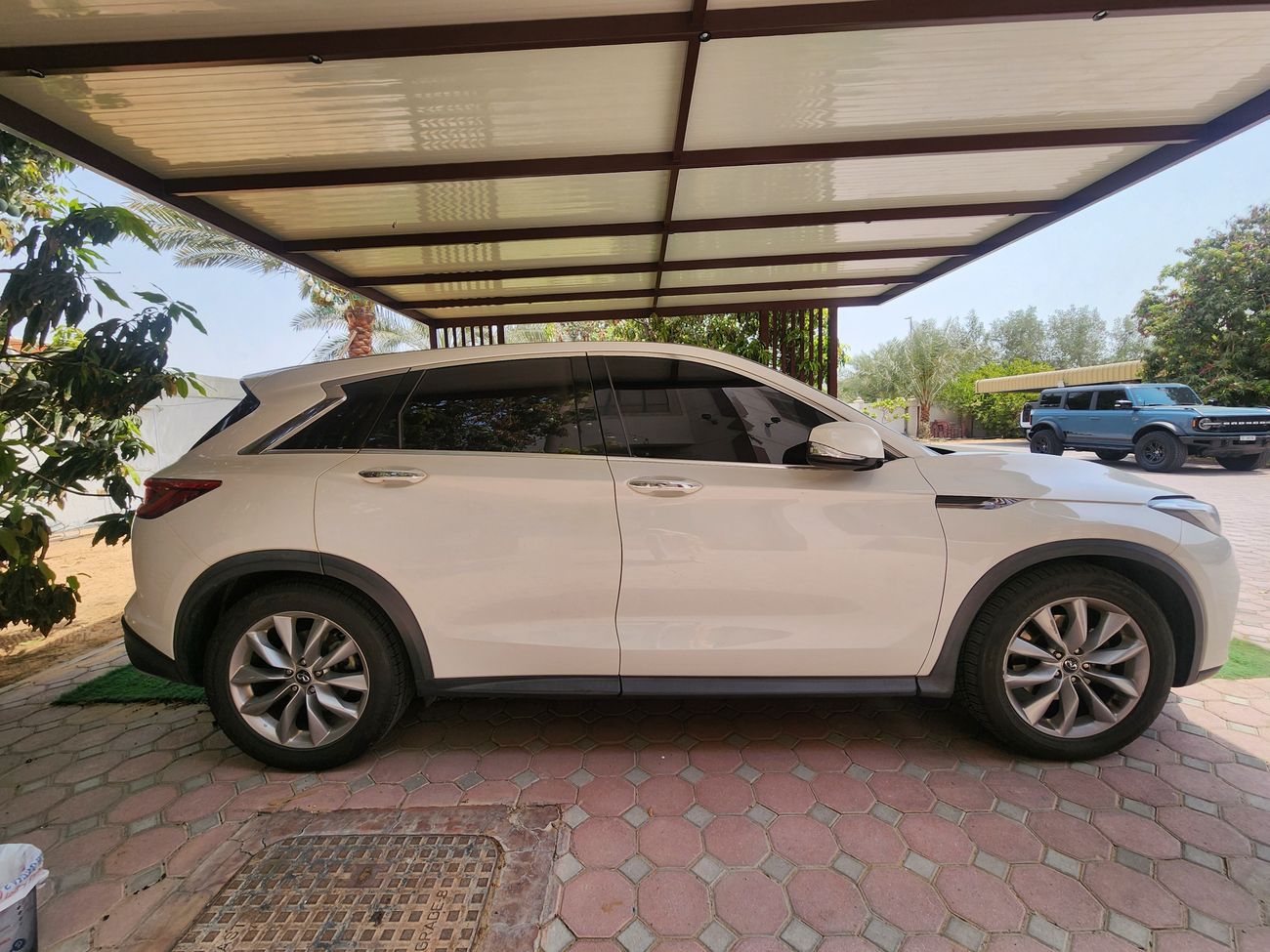 إنفينيتي QX50 Luxury 2.0L RWD