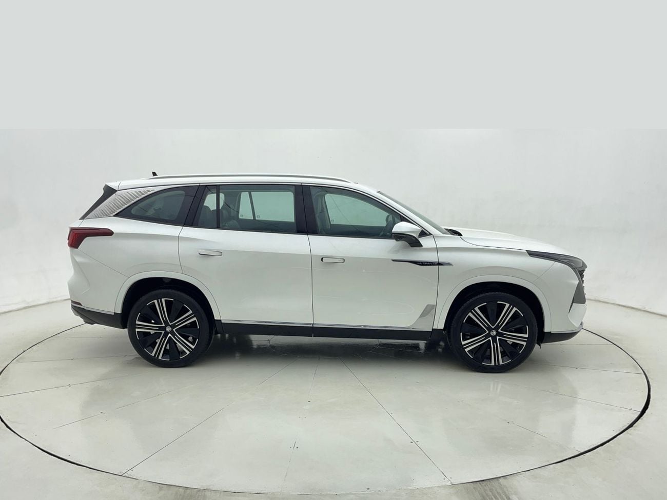 أم جي RX9 2L 2025 | 0 DP | 1403/Month | 30 Day Return | Service History