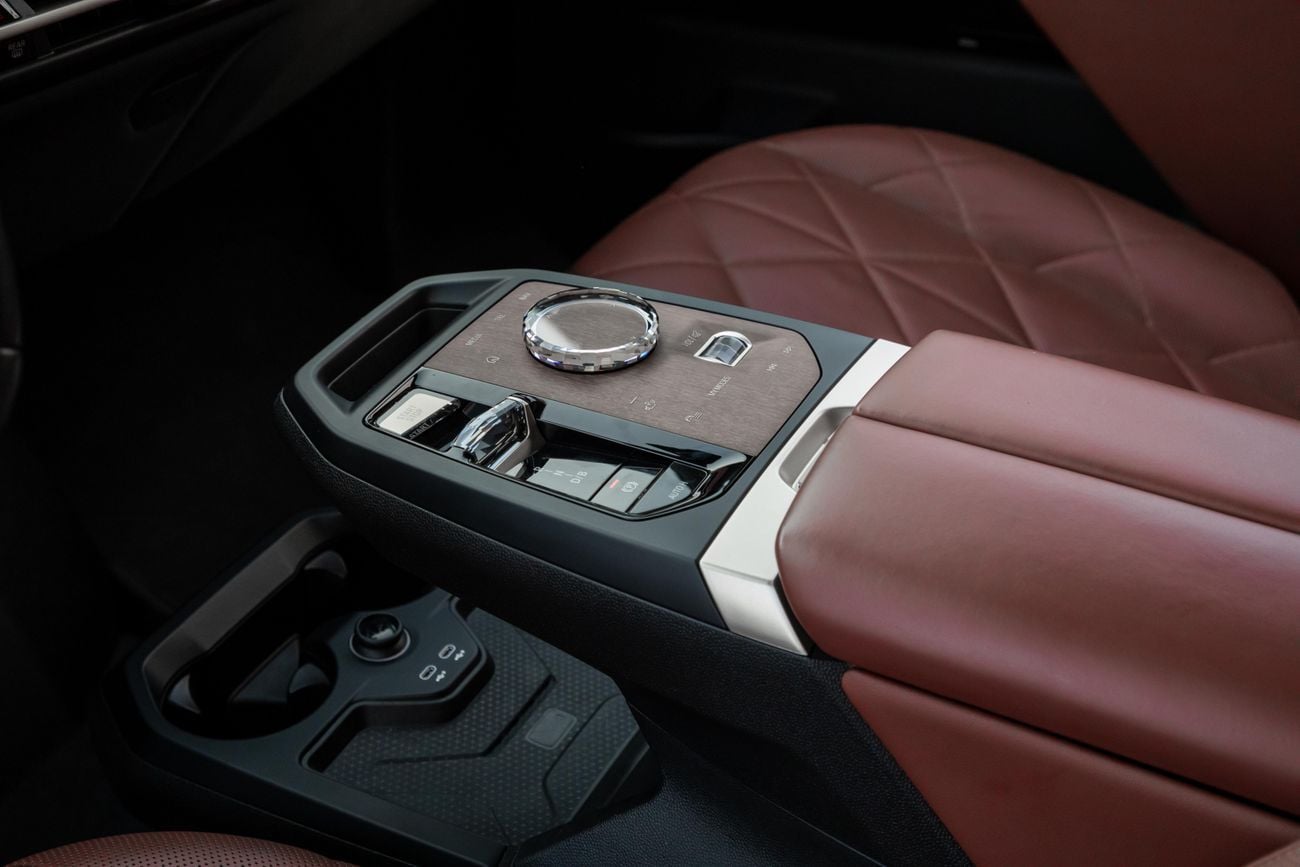 بي أم دبليو iX IX xDrive40 | 3,780 P.M | 0% Downpayment | Agency Warranty 2028!