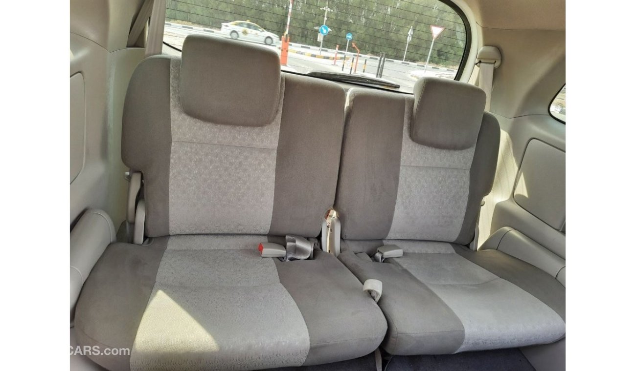 Toyota Innova Toyota Innova 2015 gcc full automatic very celen car