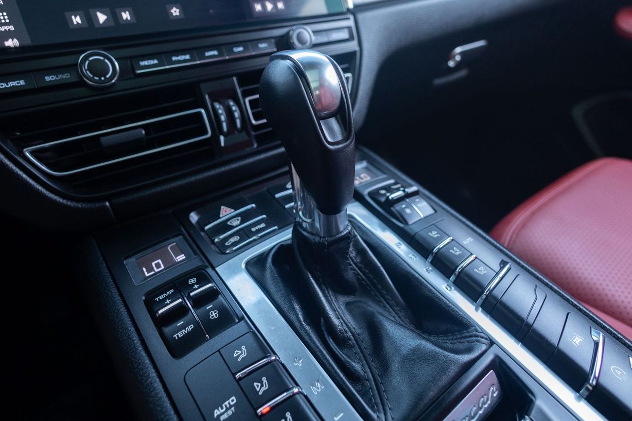 Porsche Macan Std 2.0L (252 HP)