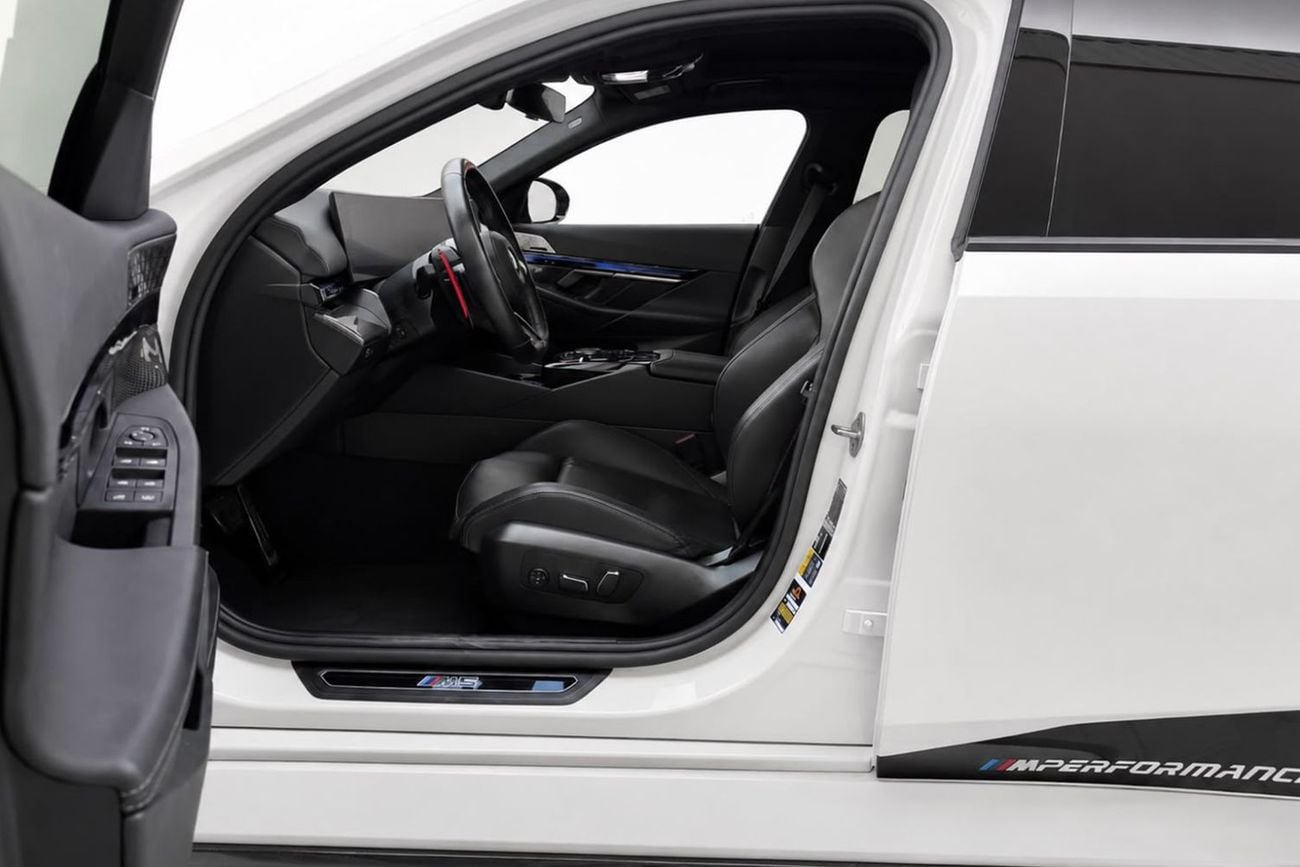 بي أم دبليو M5 l Original Paint l AED 8,812 / Monthly