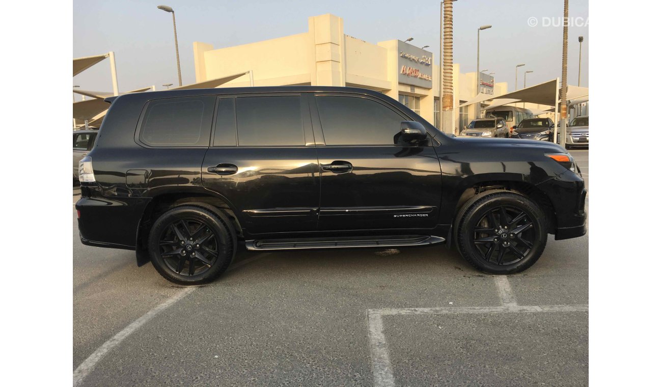 Lexus LX570