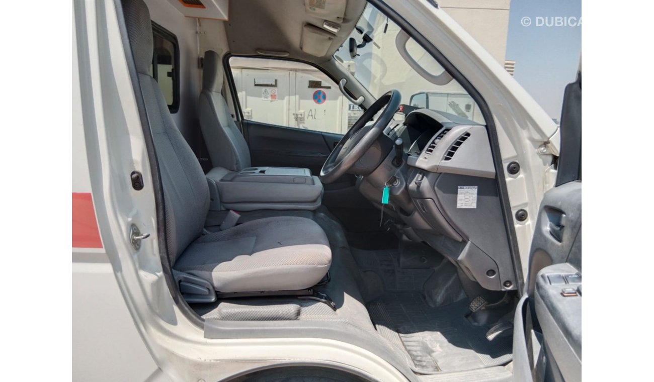 تويوتا هاياس TOYOTA HIACE AMBULANCE RIGHT HAND DRIVE (PM1293)