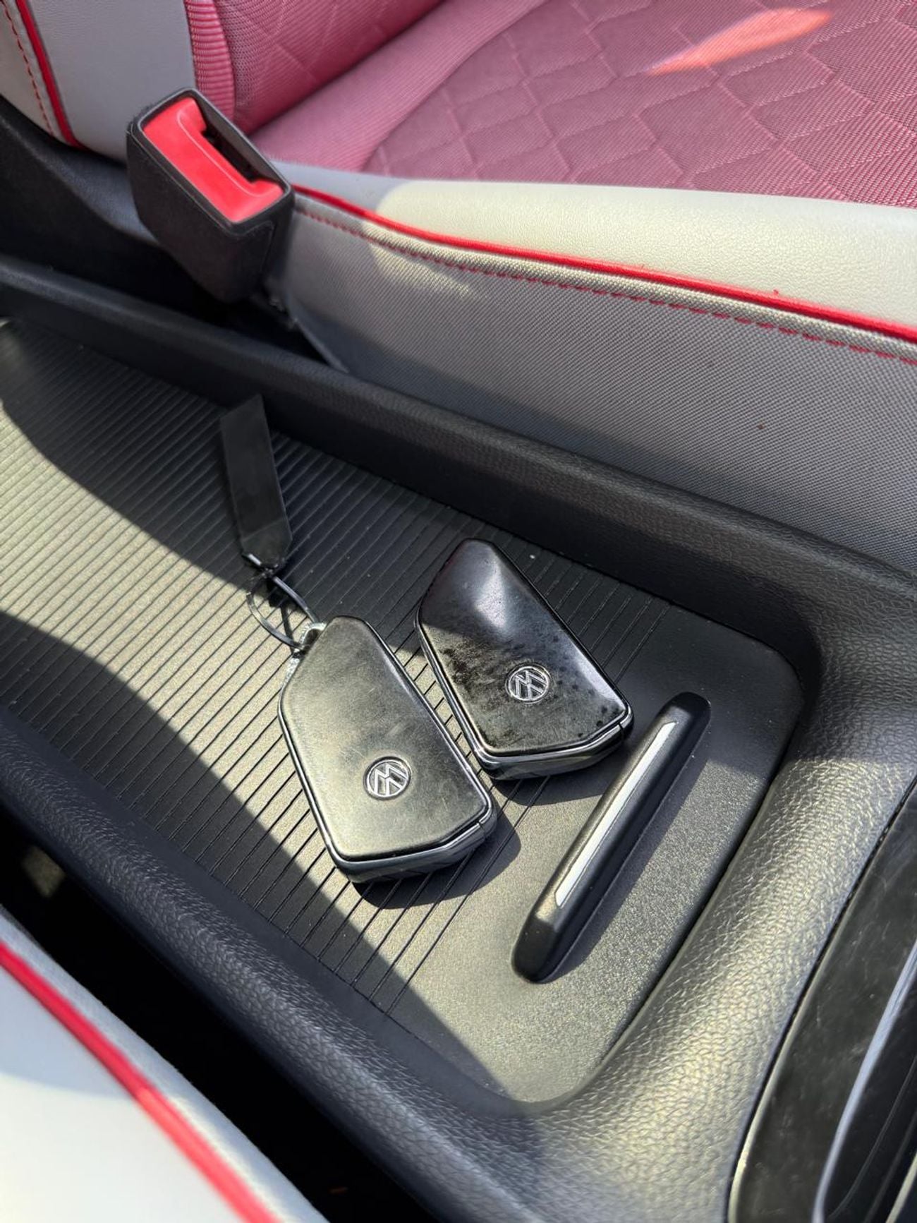Volkswagen ID.3/Life TECH (NON GCC) VOLKSWAGEN ID3 VERY AMAZING COLOUR