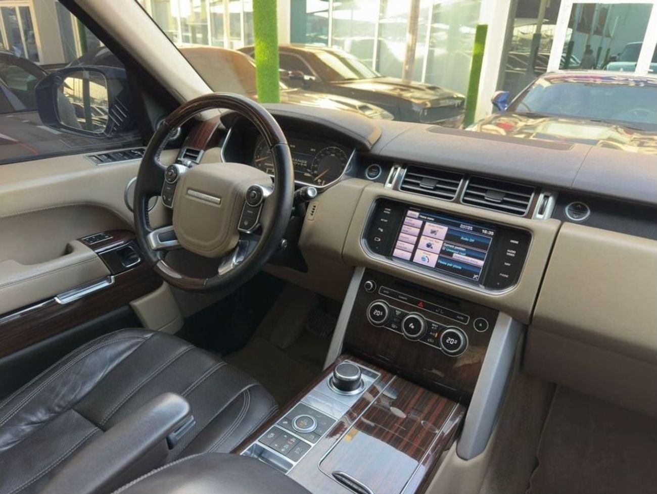 لاند روفر رينج روفر RANGE ROVER VOGUE SUPERCHARGED 2013 GCC FECE LEFT 2025  PERFECT CONDITION