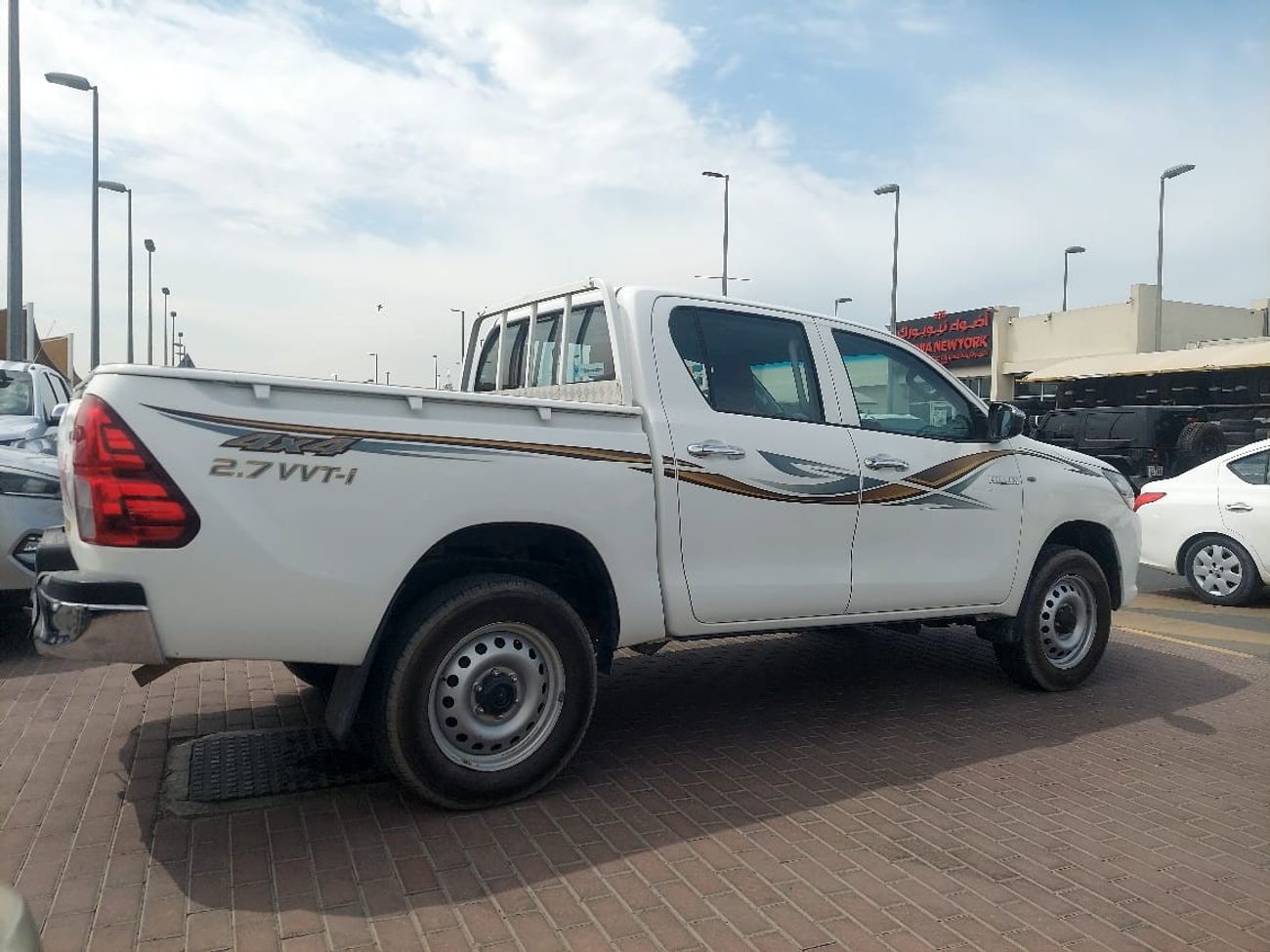 Toyota Hilux DC 4WD 2.7L PETROL AUTOMATIC TRANSMISSION