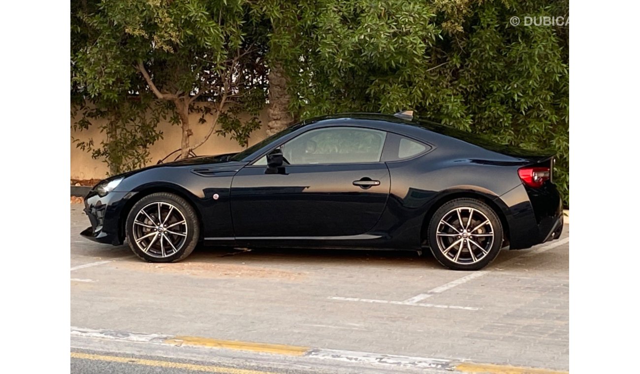 Used Toyota 86 2017 for sale in Dubai - 541575