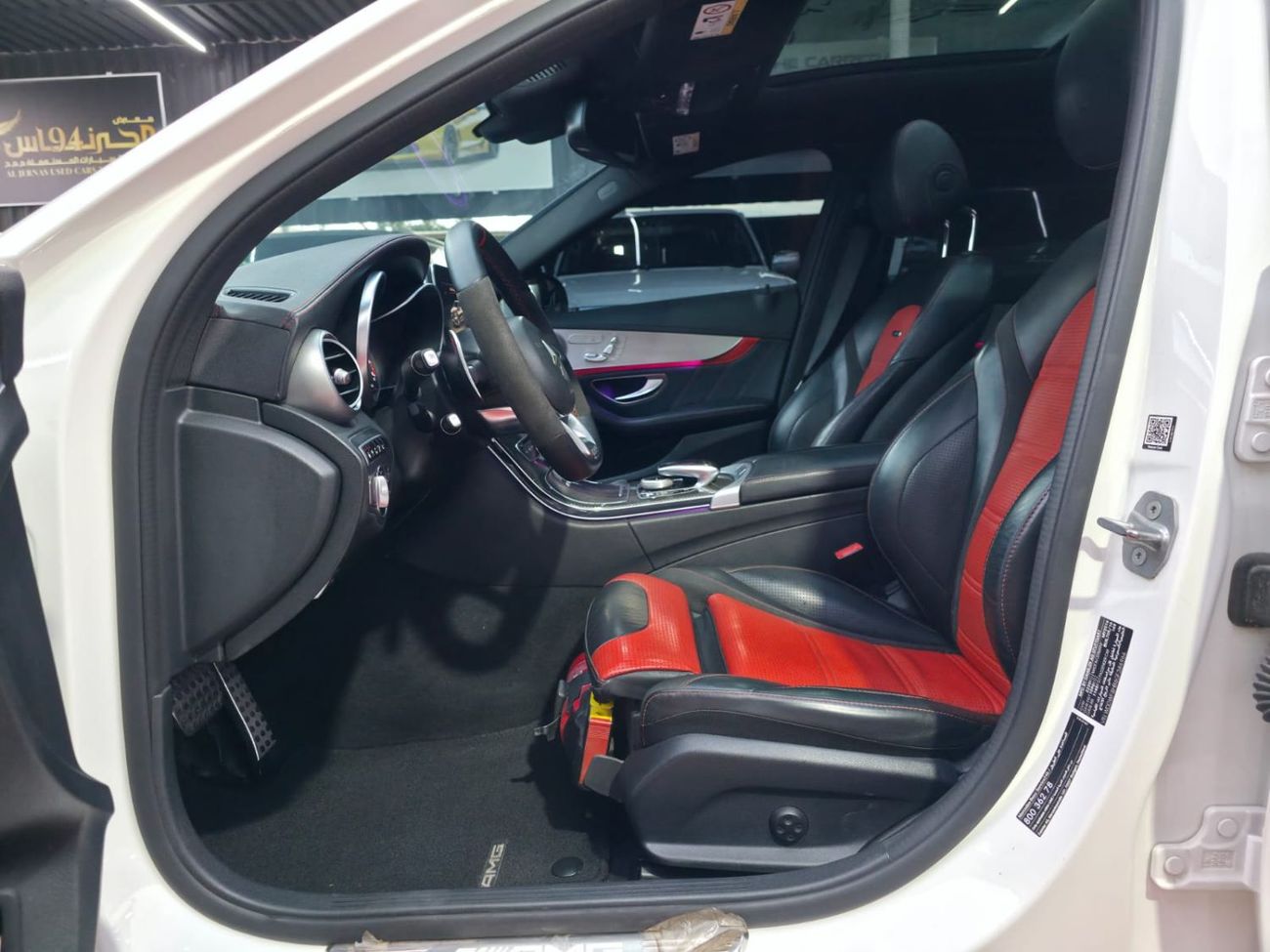 Mercedes-Benz C 63S AMG Std 4.0L (5 Seater)